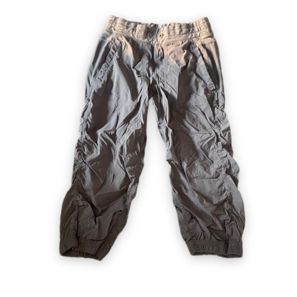 Ivivva live to move crops slate size 14 - Picture 2 of 8